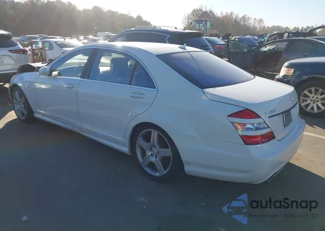 2008 Mercedes-Benz S 550 4Matic z USA, uszkodzony, nr VIN WDDNG86X38A193194